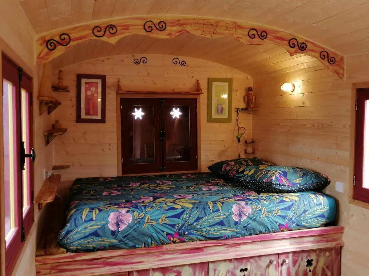 Balad'Ane Bed & Breakfast Flacheres 0*,  France