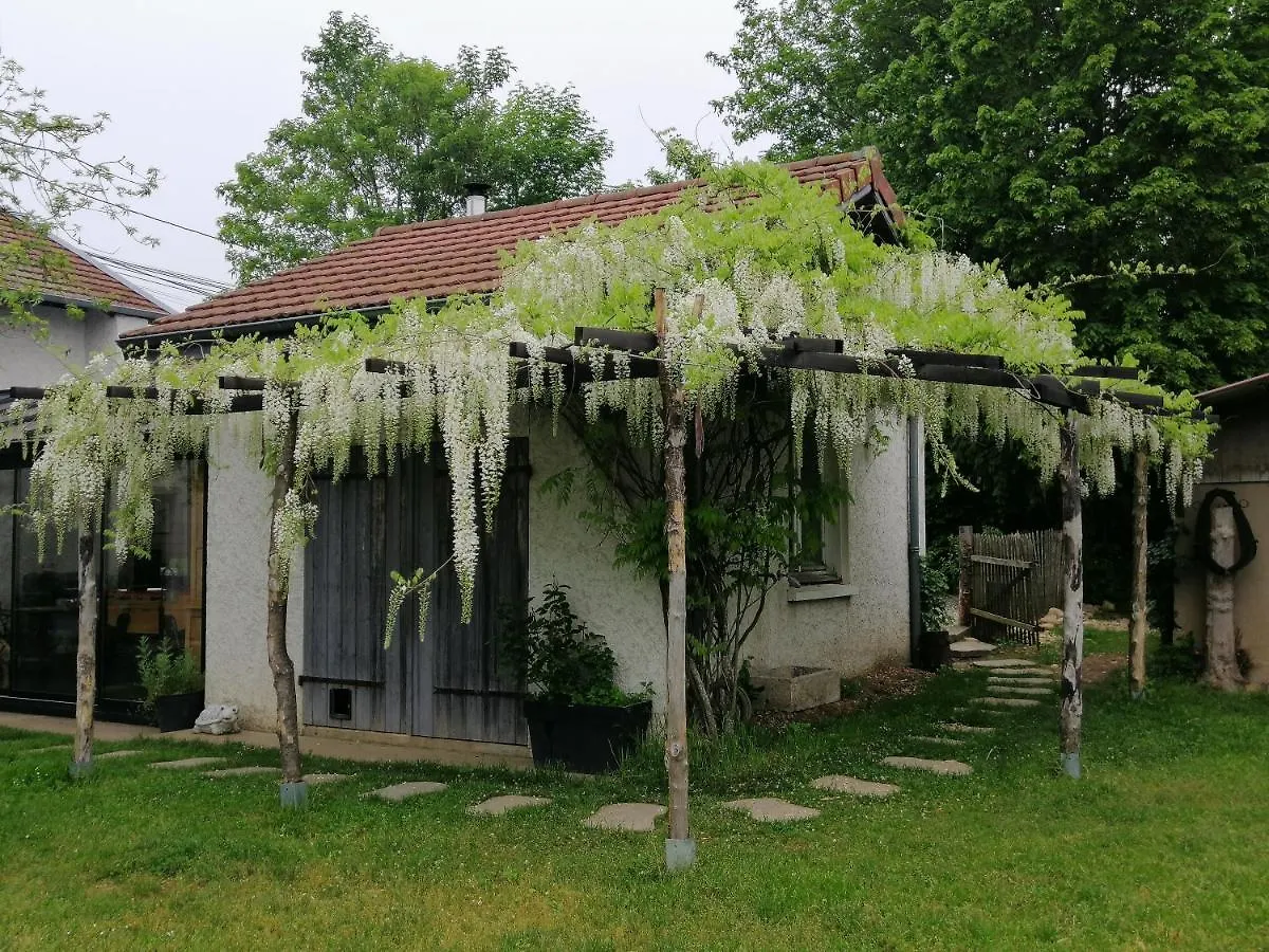 Balad'Ane Bed & Breakfast Flacheres 0*,  France